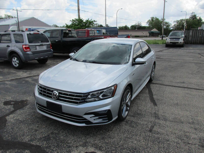 Used 2018 Volkswagen Passat S with VIN 1VWAA7A31JC001304 for sale in Urbana, IL