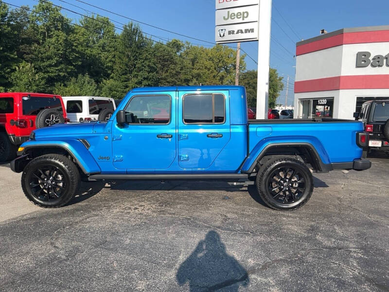 2024 Jeep Gladiator NightHawk