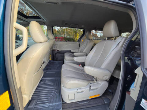 2012 Toyota Sienna