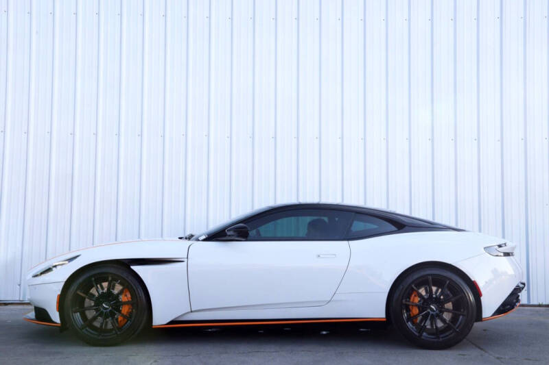 2022 Aston Martin DB11 V8