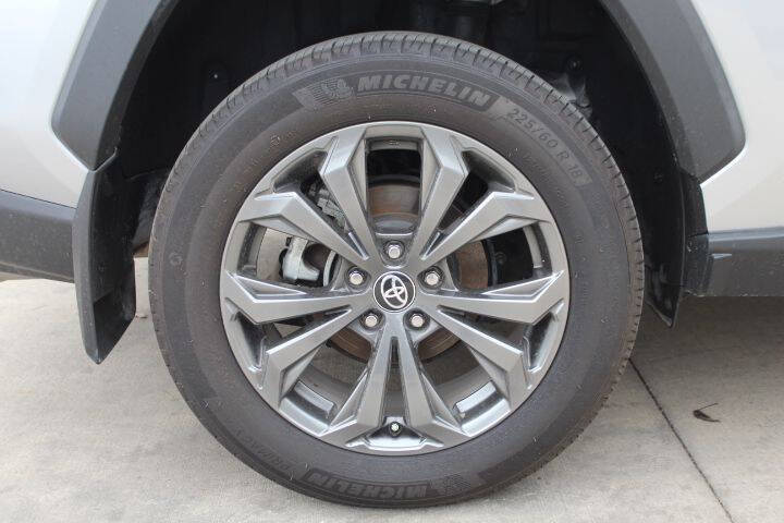 2024 Toyota RAV4 Hybrid XLE Premium