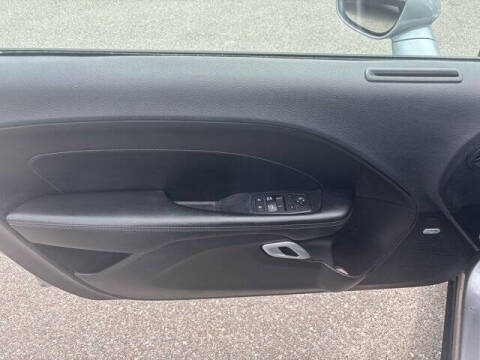 2017 Dodge Challenger SXT Plus