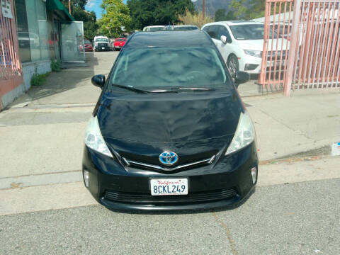 2014 Toyota Prius v Three