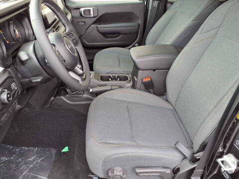 2025 Jeep Gladiator Sport S