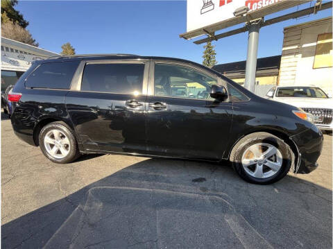 2015 Toyota Sienna