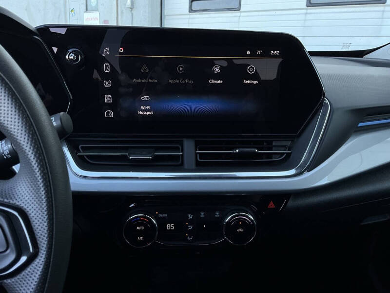 2025 Chevrolet Trax LT