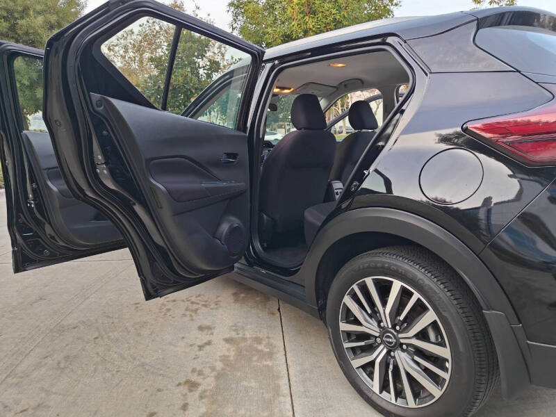 2023 Nissan Kicks SV