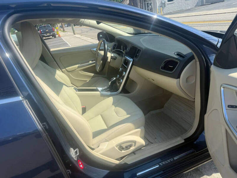 2015 Volvo V60 T5 Premier