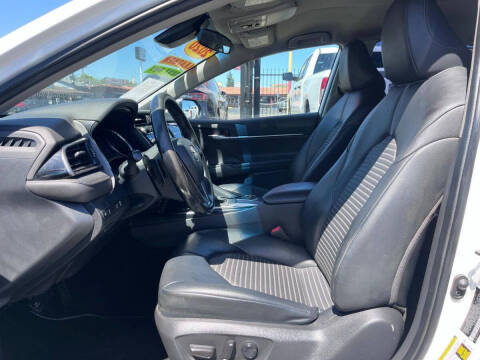 2020 Toyota Camry SE