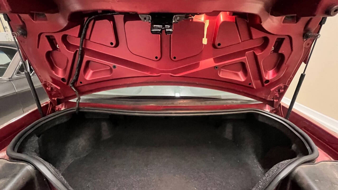 2004 Ford Mustang 32