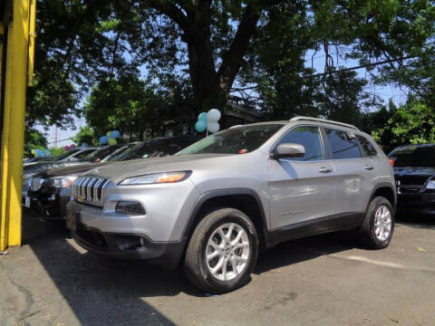2017 Jeep Cherokee for sale at AUTOFYND in Elmont NY