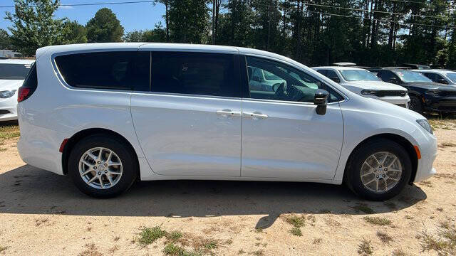 2026 Chrysler Voyager LX
