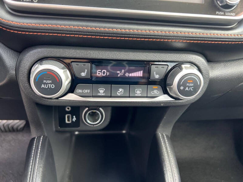 2020 Nissan Kicks SR