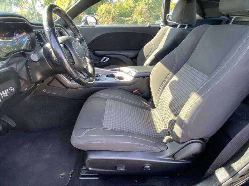 2022 Dodge Challenger SXT