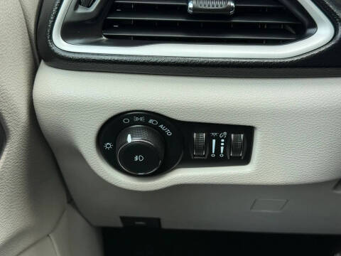 2022 Chrysler Pacifica Touring L