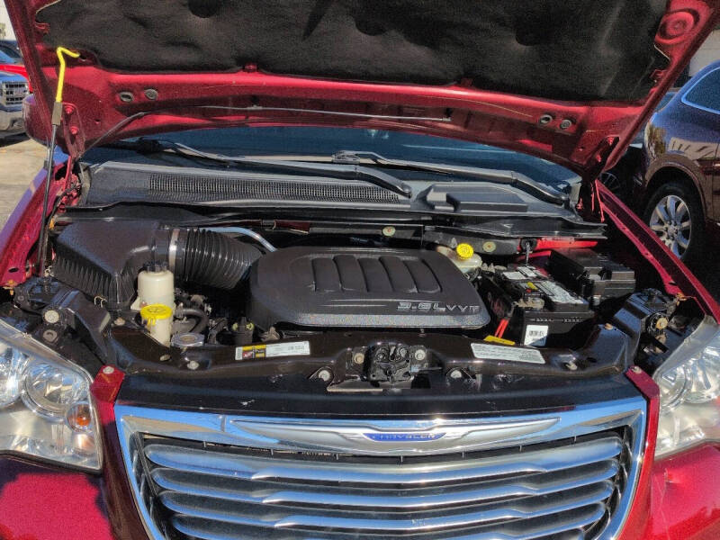 2016 Chrysler Town and Country Touring