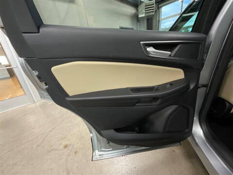 2020 Ford Edge SE
