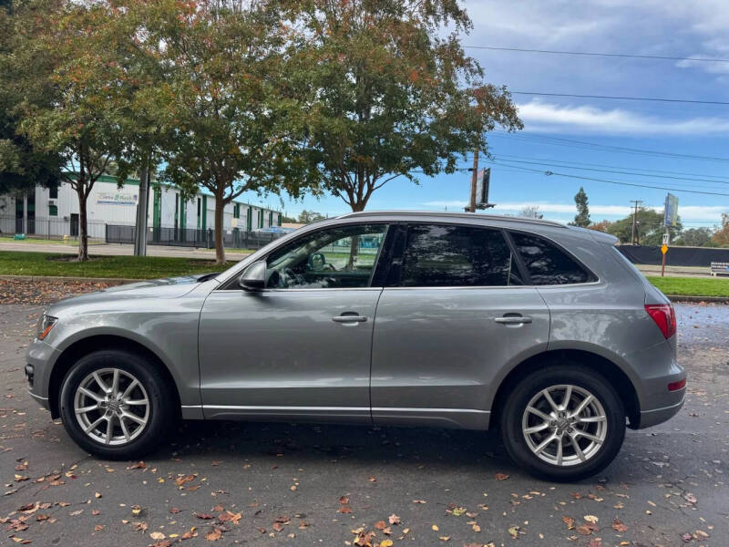 2011 Audi Q5 2.0T quattro Premium Plus