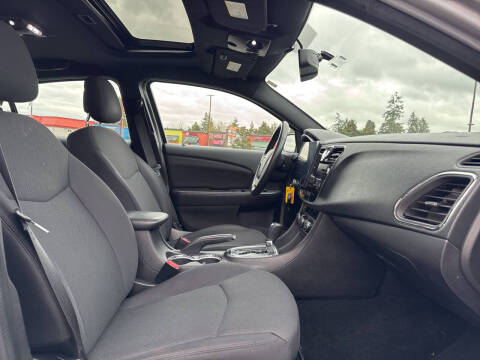 2014 Chrysler 200 Touring