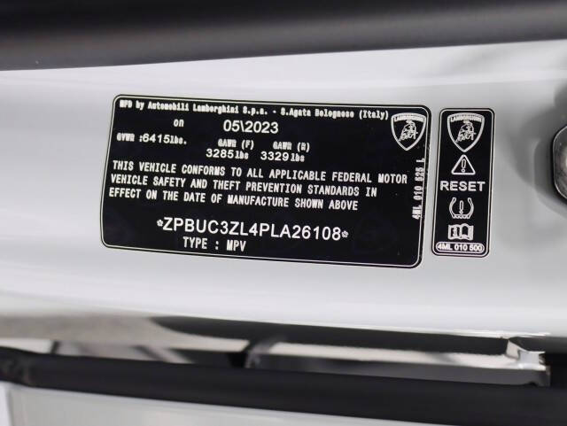 2023 Lamborghini Urus Performante