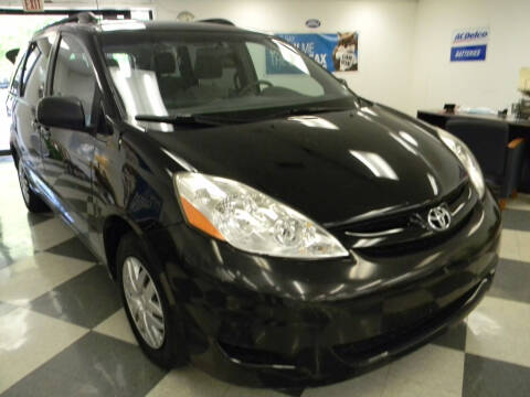 2009 Toyota Sienna for sale at Lindenwood Auto Center in Saint Louis MO