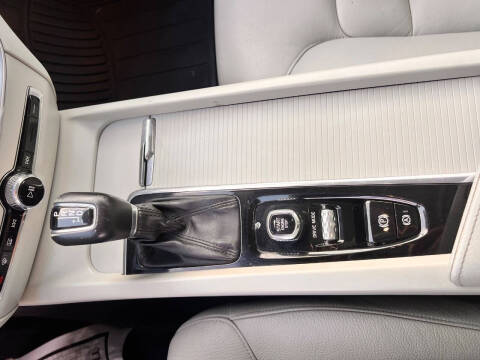 2020 Volvo V60 T5 Momentum