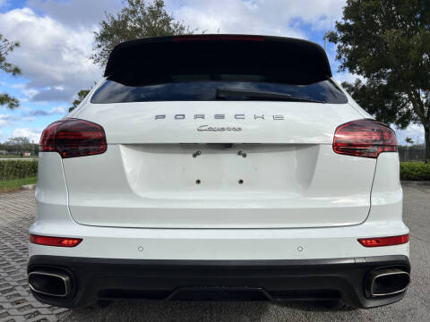 2017 Porsche Cayenne Platinum Edition