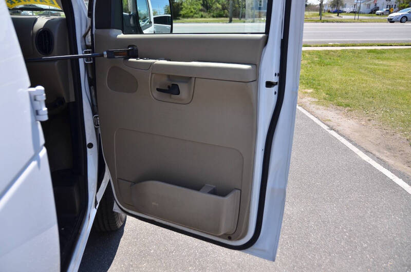 2008 Ford E-Series E-150 XLT
