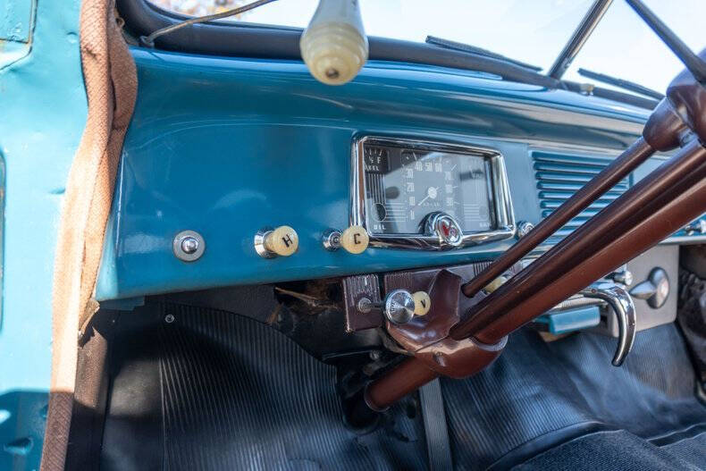 1951 Kaiser Henry-J Coupe