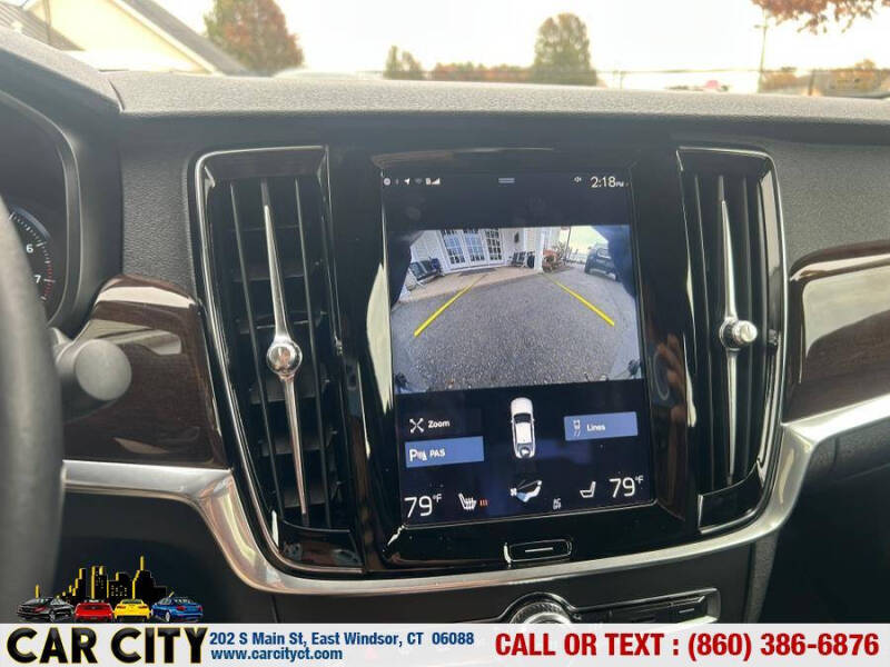 2017 Volvo S90 T6 Momentum