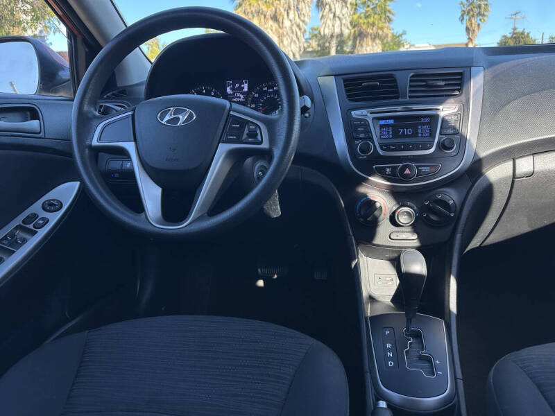 2017 Hyundai Accent SE