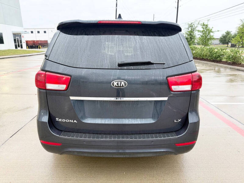 2016 Kia Sedona LX
