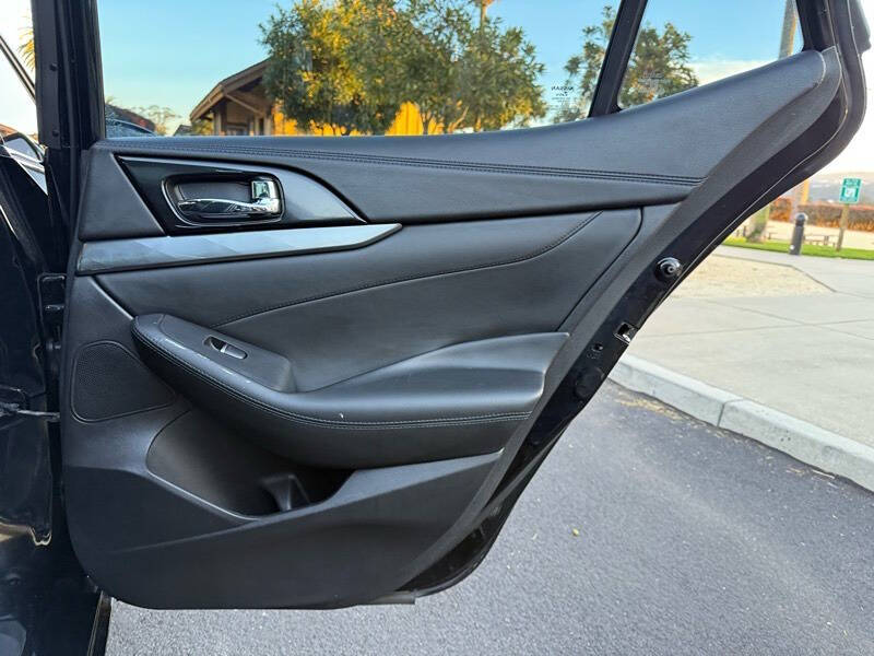 2017 Nissan Maxima 3.5 SR