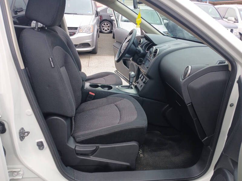 2011 Nissan Rogue SV