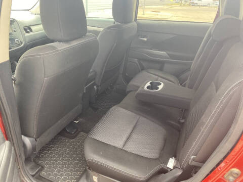 2016 Mitsubishi Outlander SE