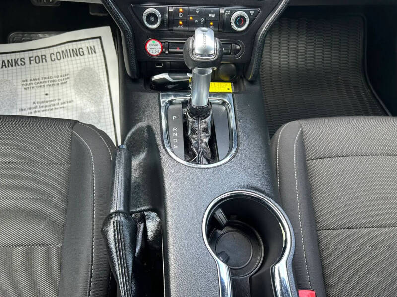 2017 Ford Mustang V6