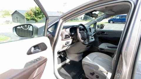 2017 Chrysler Pacifica Touring-L