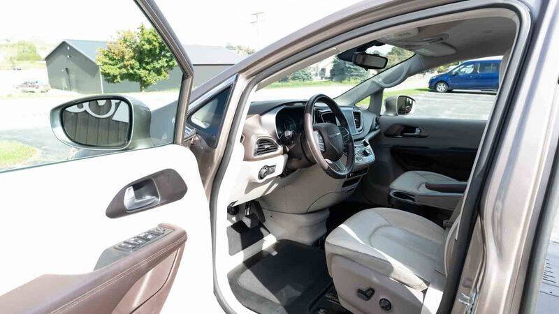 2017 Chrysler Pacifica Touring-L