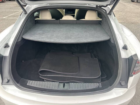 2021 Tesla Model S Plaid