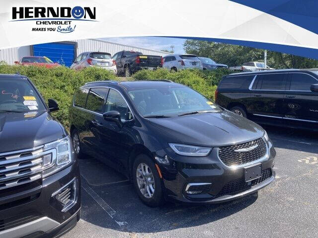 2021 Chrysler Pacifica Touring L's photo