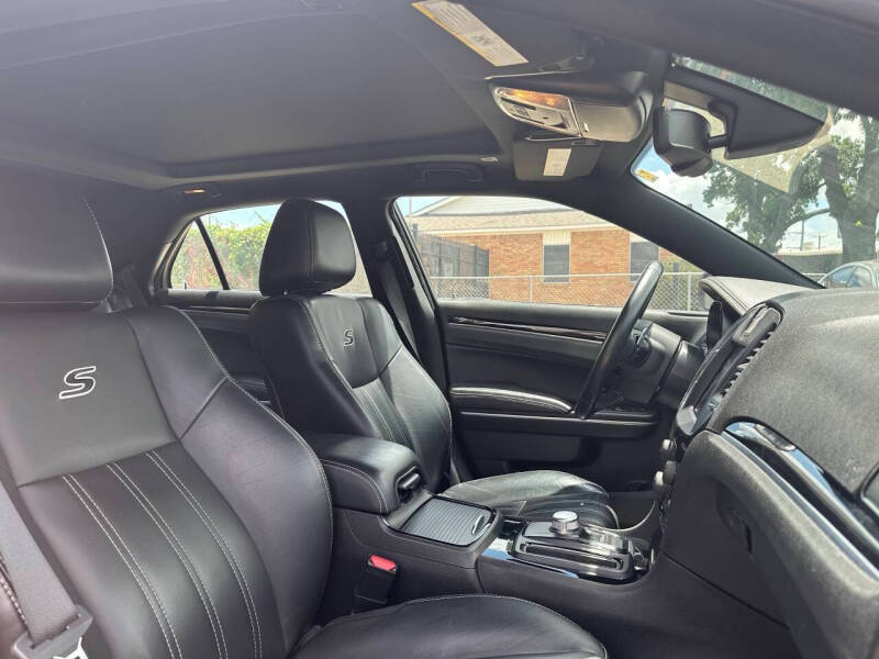 2018 Chrysler 300 S
