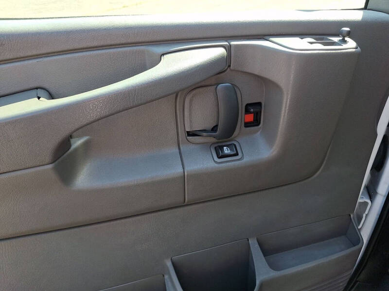 2022 Chevrolet Express 2500