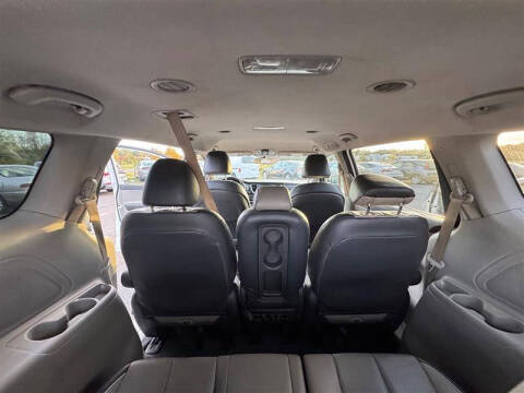 2016 Kia Sedona LX