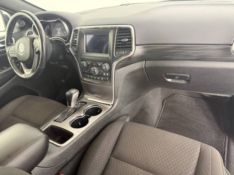 2019 Jeep Grand Cherokee Laredo E