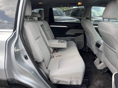 2019 Toyota Highlander LE