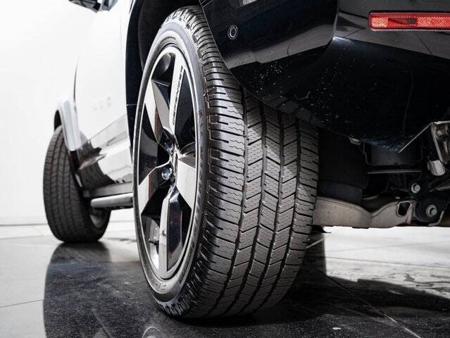 2022 Land Rover Defender 90 V8