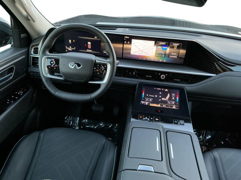 2025 Infiniti QX80 Luxe