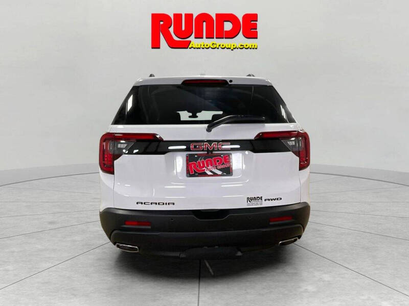 2023 GMC Acadia
