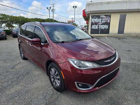 2019 Chrysler Pacifica Touring L Plus