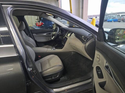 2025 Infiniti QX50 Luxe